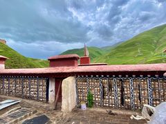 -比如骷髅墙景区