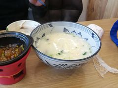 熬足八小时牛肉汤-牛三哥洛阳牛肉汤(生态城店)