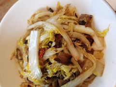 腊肉炒白菜-渔乡米香·剁椒鱼头(四方坪店)