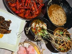 -巴厘龙虾·榜首油焖大虾(音乐学院·沿江酒馆店)
