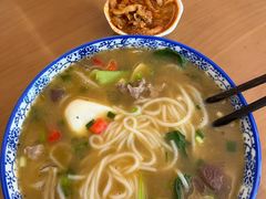 -邱芳粉店(迎宾大道旗舰店)