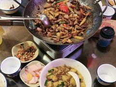 -富正毅三下锅·湘西韵味(天门山索道店)