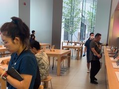 -Apple零售店(华贸购物中心店)