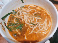 小锅米线-云海肴·汽锅鸡·云南菜(天山百盛优客店)