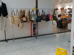 -广州壹马服装广场