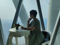 -广州塔卢特斯法国旋转餐厅