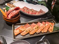 -山川小町·极番烧肉(新地假日广场店)
