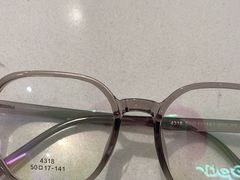 -J-Optical佳视明眼镜·蔡司视觉(青岛金茂览秀城店)