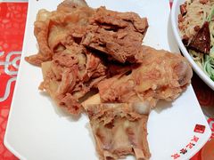 -吴记酱骨炖菜馆(西大直街店)