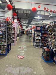 -逝水玩具折扣店