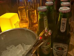 -FOUR PLAY BAR