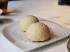 脆皮流沙包-皇朝会.经典传统粤菜(外滩店)