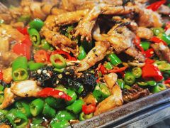 炭烧牛蛙平锅紫苏味-蘭奢雅集·江浙菜(青山江滩店)