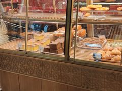 面包甜点陈列柜-昆明冠生园·蛋糕·面包(南强街店)