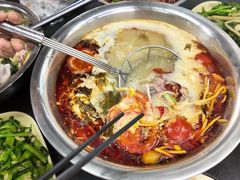 酸辣锅底-周良天山牛杂城(天山路总店)