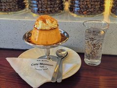 -Café Monson