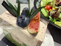 -W COLLECTIVE  DESSERT SHOP