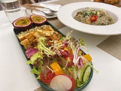 百香果鸡肉沙拉-露露家咖啡店