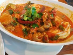 -Chom Cafe and Restaurant