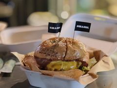 美式经典牛肉汉堡-shark burger·鲨鱼汉堡(交子大道店)