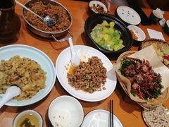 -老滇山寨•云南特色菜•地方菜•民族风情歌舞表演(金碧店)