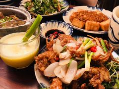 -Cuc Gach Quan Restaurant