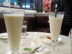 牛油果奶昔&榴莲海底椰-乐凯撒披萨(正佳广场店)