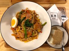 麻辣腌肉意面-豆恩咖餐(厦大翔安店)