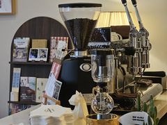-Café Monson