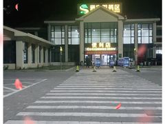 -窦店服务区-停车场