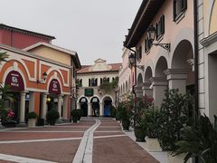 -佛罗伦萨小镇广佛名品奥特莱斯(疏港路店)