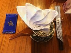 餐具摆设-Hoang Yen Vietnamese Cuisine