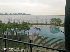 -上海滴水湖皇冠假日酒店