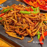 江湖菜、菜量大、四川大厨掌勺，口味正宗。酸汤鱼