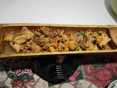 -刘姐啤酒鱼民族演艺餐厅(西街总店)