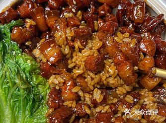 太牛了...我可以天天吃这个红烧肉丁拌饭！