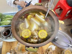 连州果园鸡-威邵鸡煲(西华路总店)