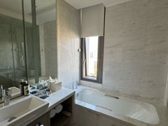 -上海漕河泾万丽酒店
