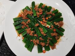 蒜蓉粉丝蒸秋葵-潮三爷砂锅焗海鲜·生腌·海鲜粥(朝晖店)