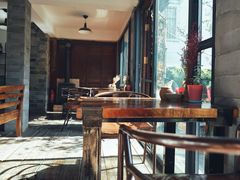 -蓝壁虎咖啡酒馆