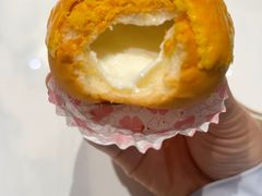 酥皮水牛奶菠萝包-陶陶居酒家(龙之梦店)