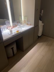 -PE SALON