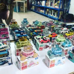 -逝水玩具折扣店