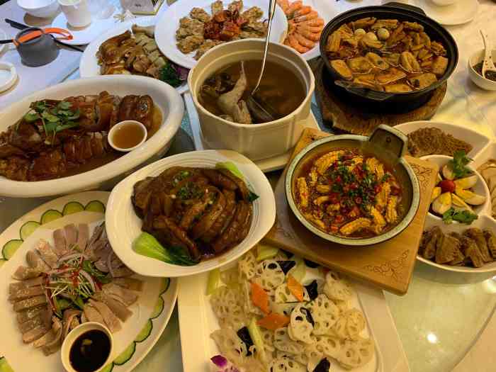 金大陆海鲜世界(谷埠店)-"想着和朋友叙叙旧,喝了早茶,就就近选了看.