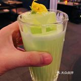 天生五音不全的我，在这间酒吧高歌一曲