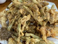 炸蘑菇拼炸芸豆-三居鲁味坊黄焖鸡(山大路店)