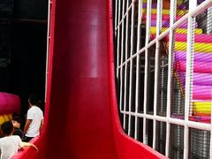 -嘿哟动霸CHUA·新潮玩运动娱乐中心·蹦床滑冰团建乐园