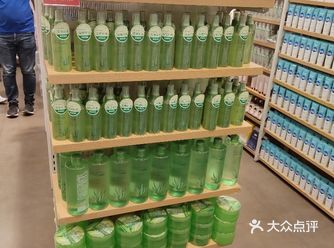 今日探店，名创优品哦，物品种类多多，今日推荐：耳饰类