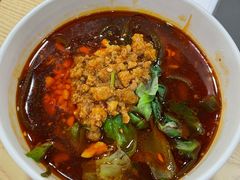 肉酱酸辣粉-吉品合酥脆烤饼(哈西金街店)