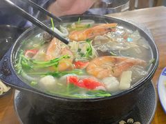 -丽虹云南过桥米线(兴工街店)